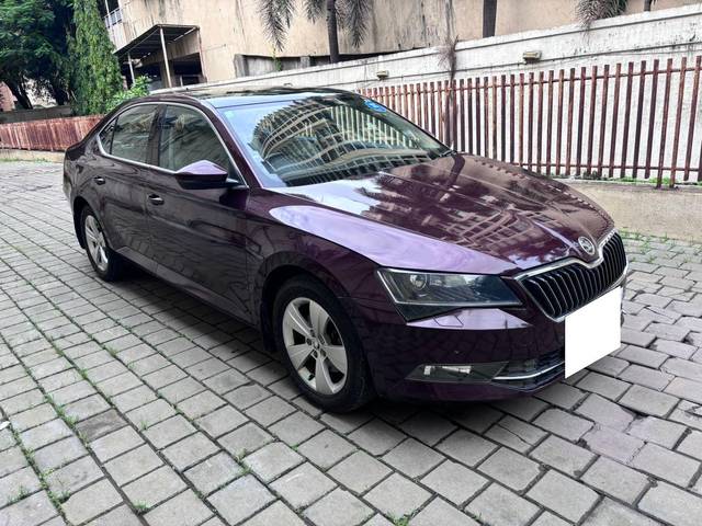 https://images10.gaadi.com/usedcar_image/4028040/original/processed_0679c085bacbd9af0c9a9d0295d948c5.jpg?imwidth=6400