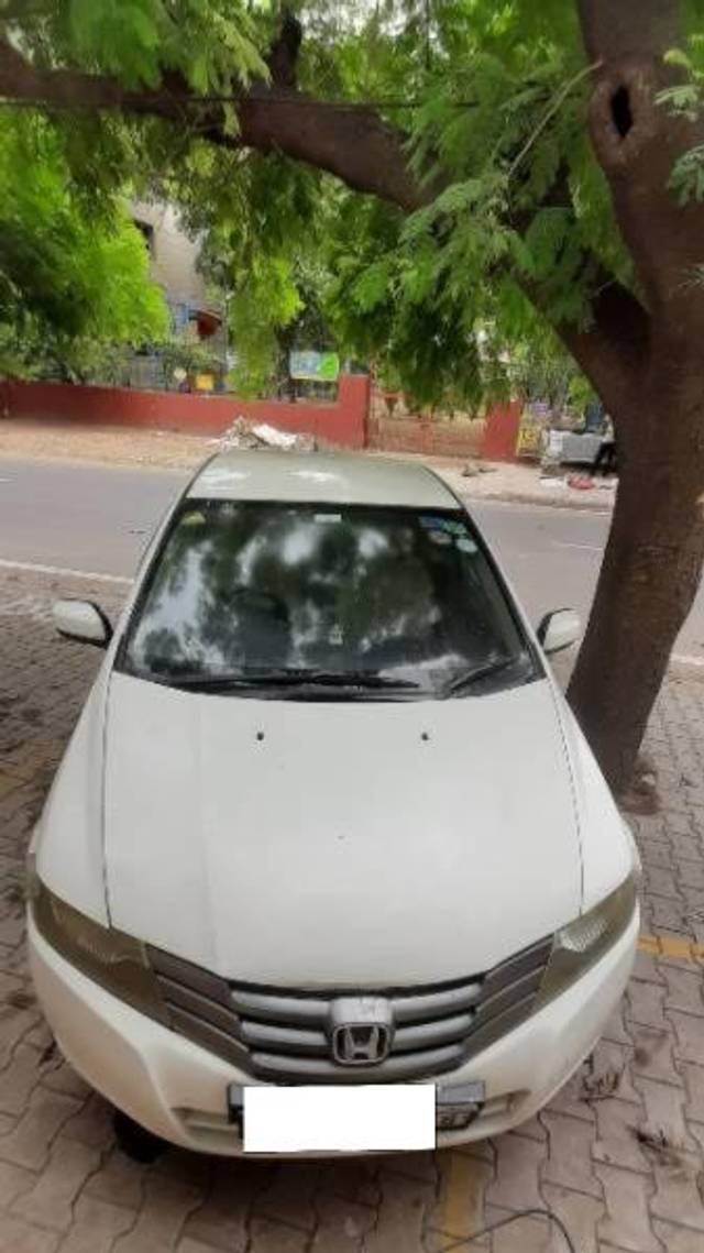 https://images10.gaadi.com/usedcar_image/4028462/original/processed_64a56a8c-d857-489d-81f2-38508bc77901.jpg?imwidth=6400