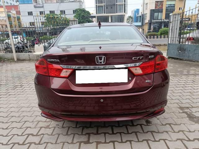 https://images10.gaadi.com/usedcar_image/4028571/original/processed_925fe7034509312efbeed2c1aa81e719.jpeg?imwidth=6402