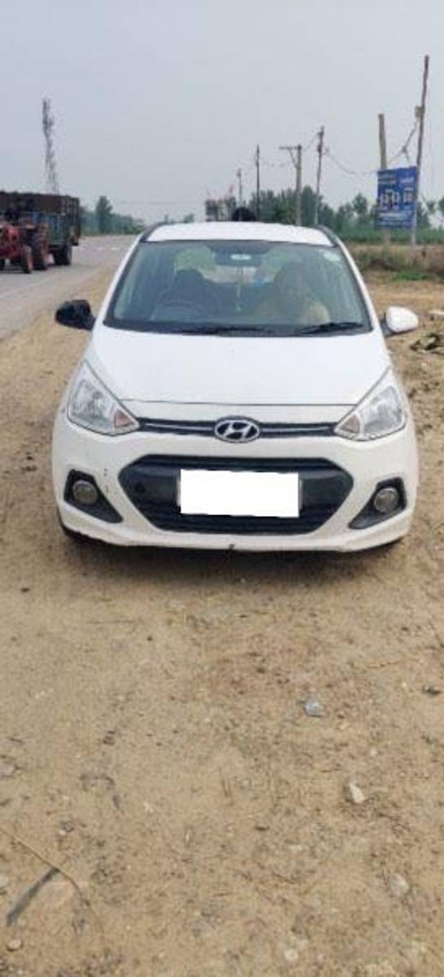 https://images10.gaadi.com/usedcar_image/4028810/original/processed_0d20c8b5-b1d2-4158-9f75-d4f1da1fa9fb.jpeg?imwidth=6400