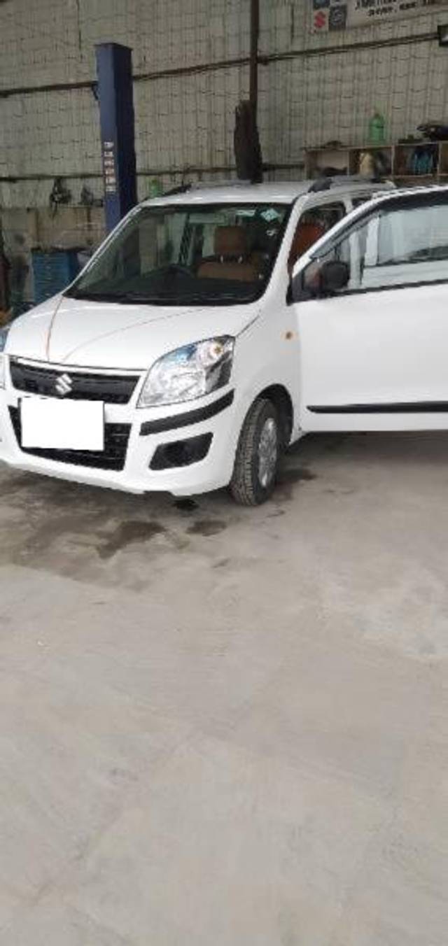 https://images10.gaadi.com/usedcar_image/4028935/original/processed_b78a25be-0f0f-42fe-94a0-186e54657122.jpg?imwidth=6400