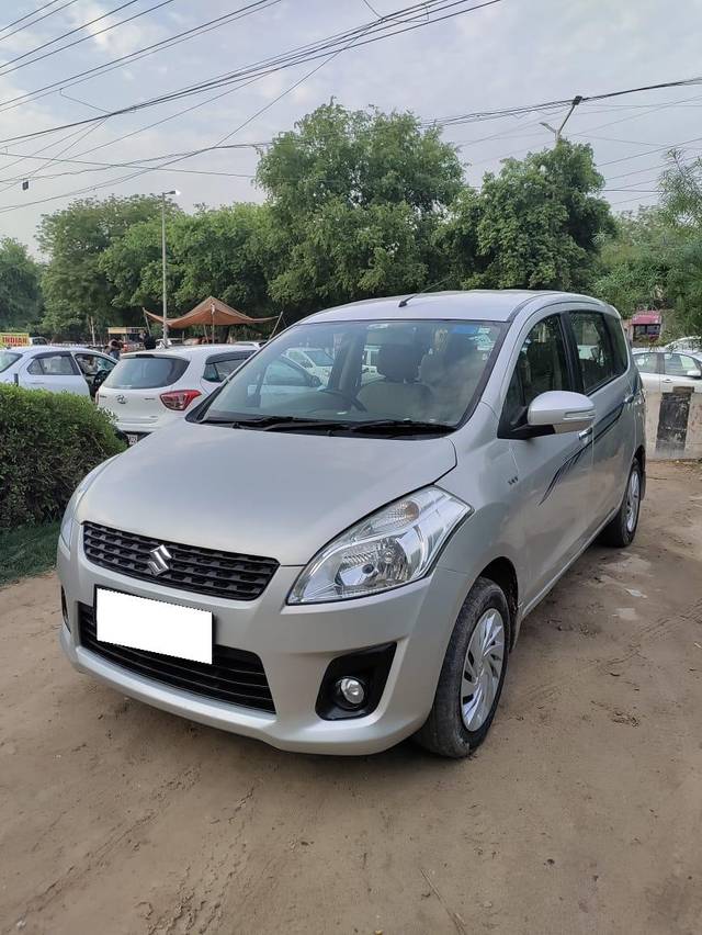 https://images10.gaadi.com/usedcar_image/4029066/original/processed_3cd386b2e551ba5d42550ff1f64fb733.jpg?imwidth=6401