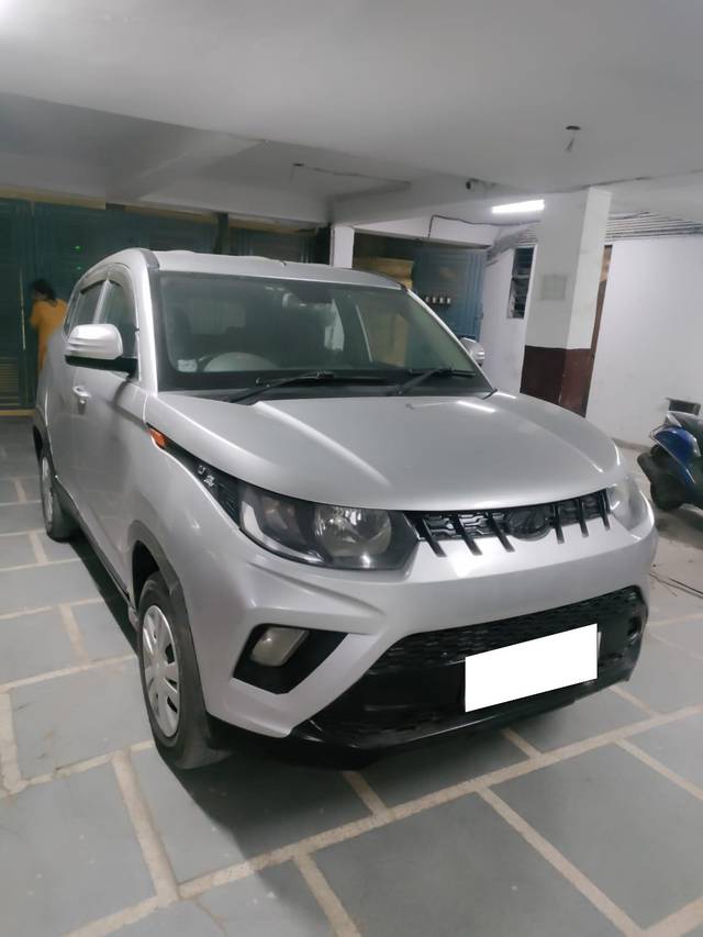 https://images10.gaadi.com/usedcar_image/4029242/original/processed_579bd9e74ac413c28fba102848264fac.jpg?imwidth=6400