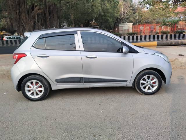 https://images10.gaadi.com/usedcar_image/4029278/original/7de46f315114ba8012ef7fc9fb693d9c.jpg?imwidth=6401