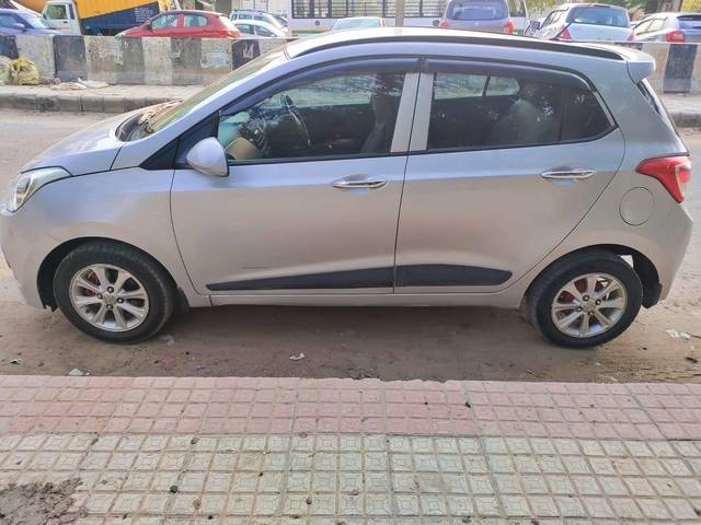 https://images10.gaadi.com/usedcar_image/4029278/original/processed_6af557cd10e9d27865dda37e38b02aa3.jpg?imwidth=6402