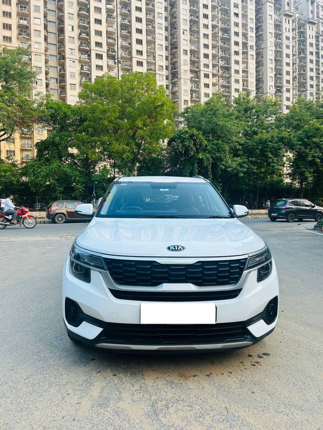 https://images10.gaadi.com/usedcar_image/4029434/original/processed_059d9d157ab7c4412f8db4143103ee95.jpg?imwidth=6402