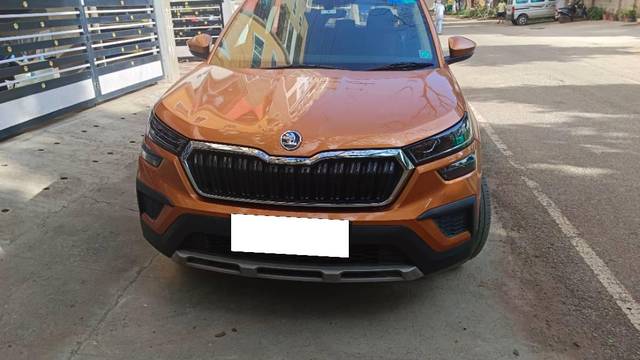 https://images10.gaadi.com/usedcar_image/4030199/original/processed_4969a490-d5dc-4b4b-a299-8bd31677d6f2.jpg?imwidth=6400