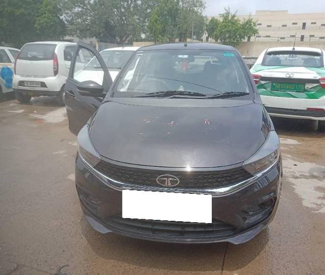 https://images10.gaadi.com/usedcar_image/4030374/original/processed_aac1e68e-fca3-45c8-a87d-72bd7c8ecbbd.jpg?imwidth=6400