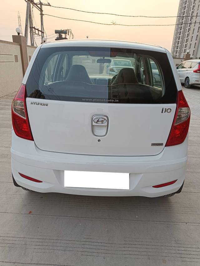 https://images10.gaadi.com/usedcar_image/4030425/original/processed_4d27ecbcb124e1442f2061c24f4b26a4.jpg?imwidth=6402