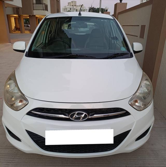 https://images10.gaadi.com/usedcar_image/4030425/original/processed_b7f28706bb1a28b5c8b47c76e922d7d2.jpg?imwidth=6400