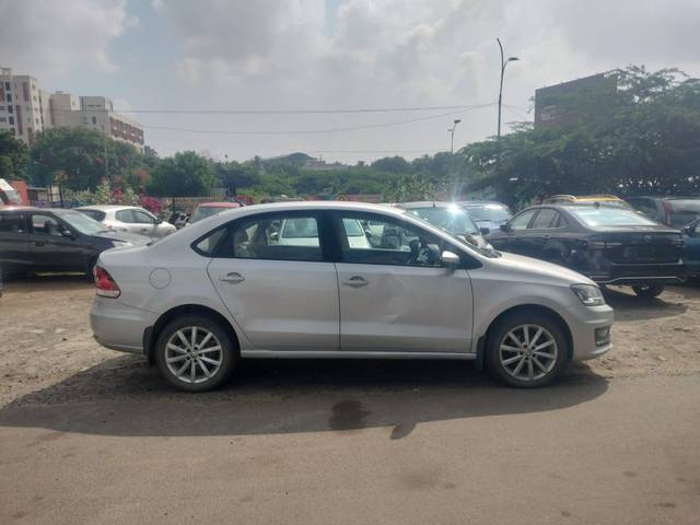 https://images10.gaadi.com/usedcar_image/4030651/original/29c5cb85168800ec1f07e4d69fd94b19.jpeg?imwidth=6401