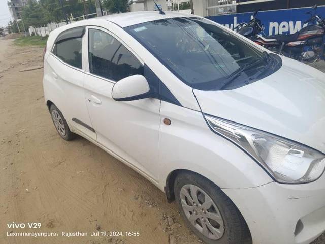 https://images10.gaadi.com/usedcar_image/4031025/original/processed_f5f168e2-92b1-432d-9b78-a0868f326aae.jpg?imwidth=6402