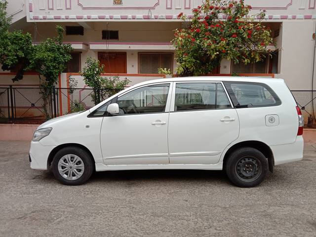 https://images10.gaadi.com/usedcar_image/4031239/original/fb3afd87ebb2e45cc1e7499086a19ef9.jpg?imwidth=6402