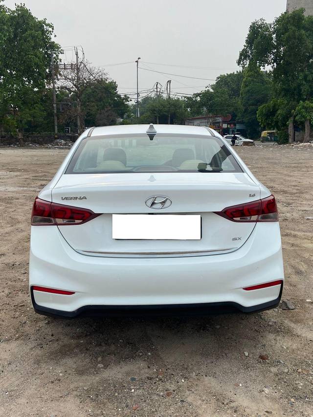 https://images10.gaadi.com/usedcar_image/4031409/original/processed_88a760f6d3095c30ea4949f7551f9a70.jpg?imwidth=6401