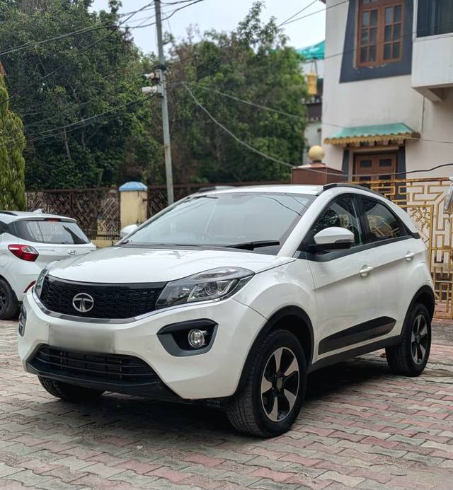 https://images10.gaadi.com/usedcar_image/4032132/original/00e8051aa517d904b537d80aaeddcf58.jpg?imwidth=6402