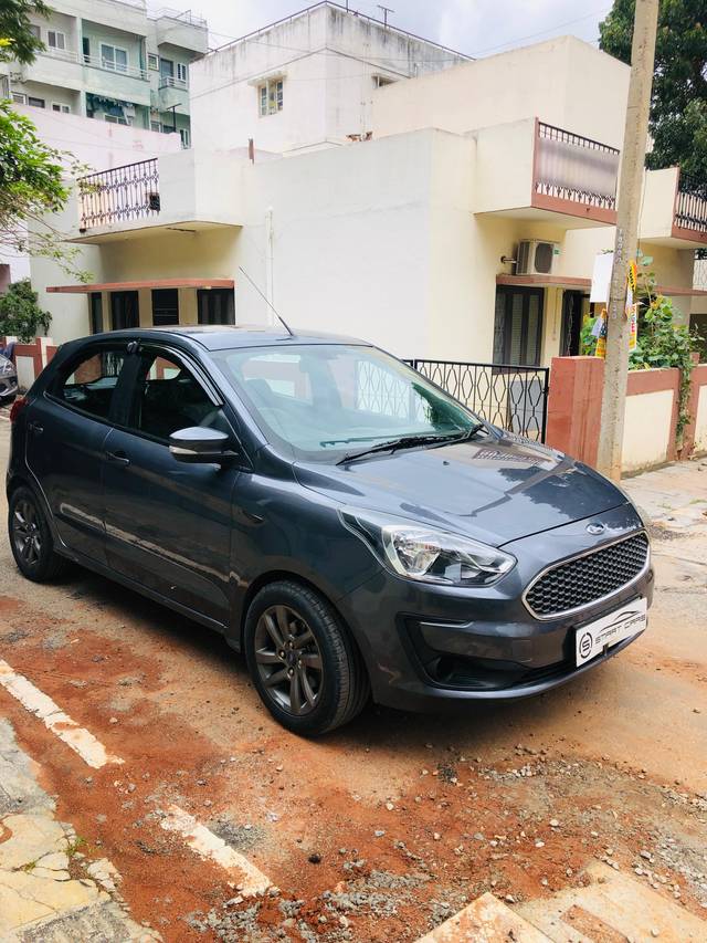 https://images10.gaadi.com/usedcar_image/4032276/original/processed_13d640abc555d81953755b89fd8ec57a.jpg?imwidth=6400