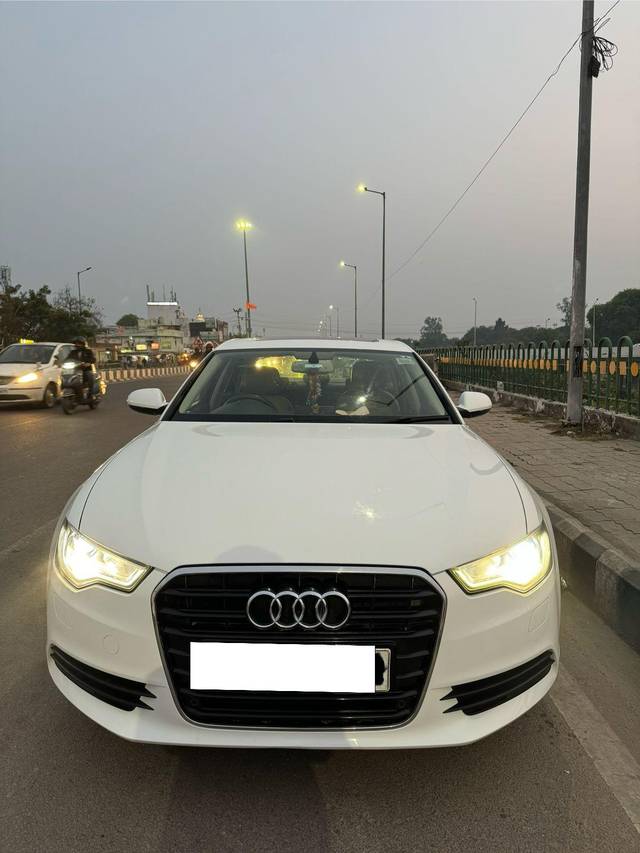 https://images10.gaadi.com/usedcar_image/4032292/original/processed_252036d5fce0e419773ffb732b814a5f.jpg?imwidth=6402