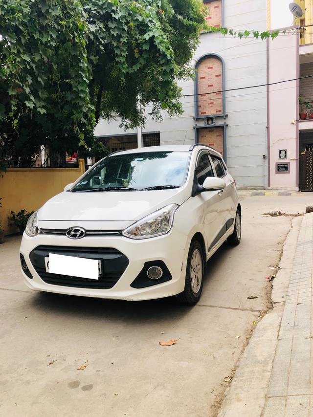 https://images10.gaadi.com/usedcar_image/4032312/original/processed_8a8a9cfb36759d40bcdc1d289e2e1961.jpg?imwidth=6400