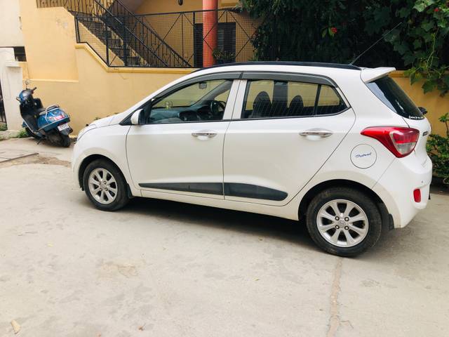 https://images10.gaadi.com/usedcar_image/4032312/original/processed_c0ae3b959aa55a498d51075600d3de86.jpg?imwidth=6402