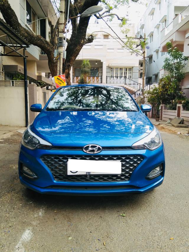 https://images10.gaadi.com/usedcar_image/4032327/original/processed_9e842db8a8ad9ccb6707e2bb487a8ac3.jpg?imwidth=6400