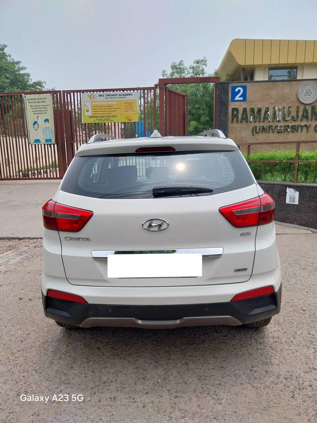 https://images10.gaadi.com/usedcar_image/4032382/original/processed_1b4874e08b6048eacd6402115536e121.jpg?imwidth=6401