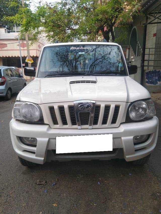 https://images10.gaadi.com/usedcar_image/4032423/original/processed_04706ea4a6ff94b67026053349b8b165.jpg?imwidth=6400