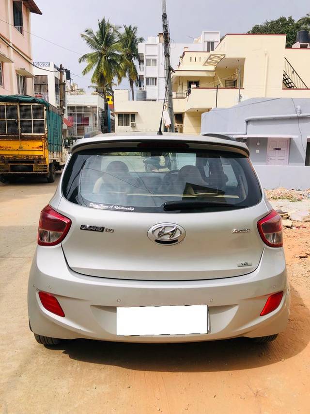 https://images10.gaadi.com/usedcar_image/4032451/original/processed_8baef4c9588477301958cfb67d9fa649.jpg?imwidth=6401