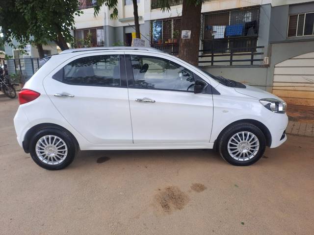 https://images10.gaadi.com/usedcar_image/4032705/original/fd93eca603112830b803373f5bbfc5d9.jpg?imwidth=6401