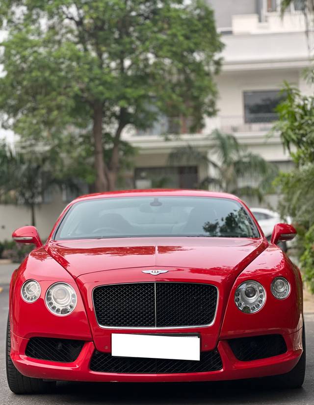 https://images10.gaadi.com/usedcar_image/4032803/original/processed_63d8a516da81429cc828647c4181abc7.jpg?imwidth=6402