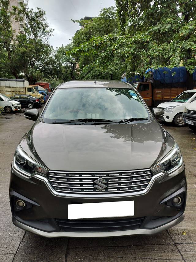 https://images10.gaadi.com/usedcar_image/4033079/original/processed_fe032076da8bd08e534f4c5bf5a3fb8b.jpg?imwidth=6400