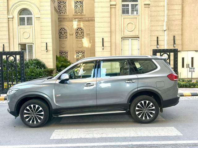 https://images10.gaadi.com/usedcar_image/4033296/original/e4f7dda8542c969d48d725fe99149636.jpg?imwidth=6402