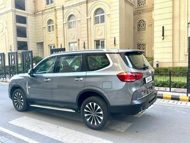 https://images10.gaadi.com/usedcar_image/4033296/original/processed_787f55282c57939ede698a3670f3e6e0.jpg?imwidth=6401