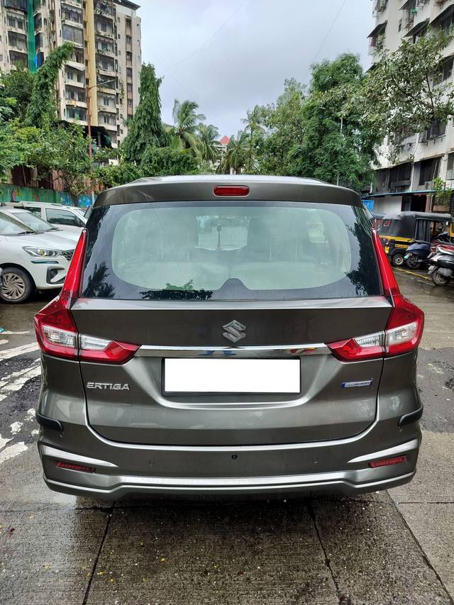 https://images10.gaadi.com/usedcar_image/4033949/original/processed_38e1f42e3c439aa28e62581e5af80bf4.jpg?imwidth=6401