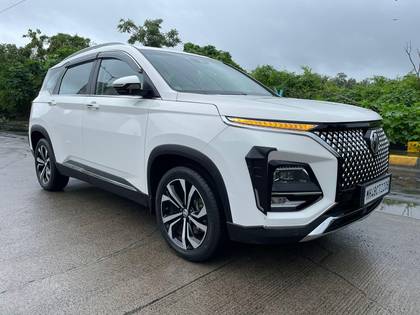 MG Hector Plus 1.5 Turbo Savvy Pro CVT 7 Str