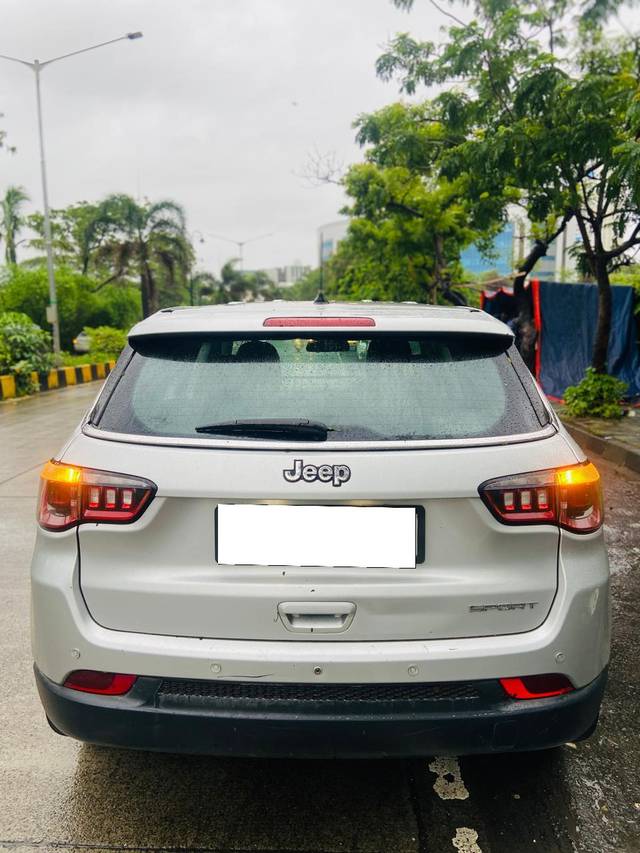 https://images10.gaadi.com/usedcar_image/4034003/original/processed_5582119671208a7447459f8fec8fcb08.jpg?imwidth=6402