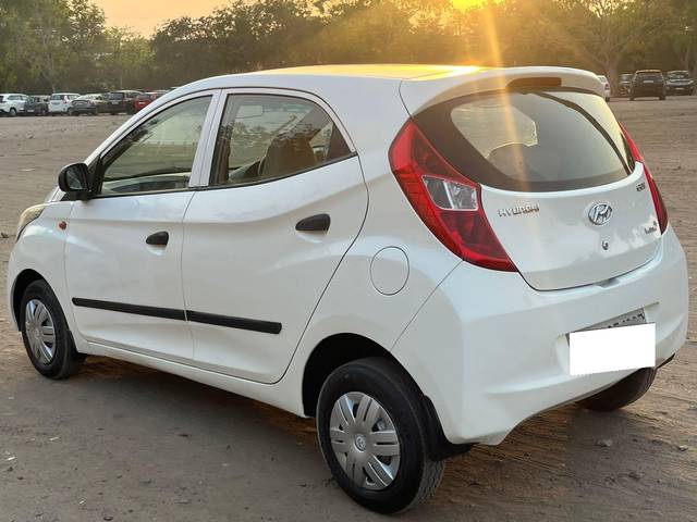 https://images10.gaadi.com/usedcar_image/4034012/original/processed_638f51fa02dcae162b867efd5b7f9d4e.jpg?imwidth=6402