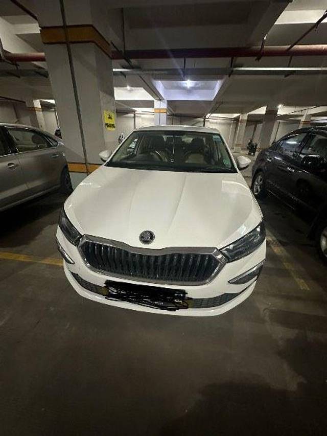 https://images10.gaadi.com/usedcar_image/4034207/original/processed_cdec4641-8517-4c21-b6c7-772a08c07f64.jpg?imwidth=6400