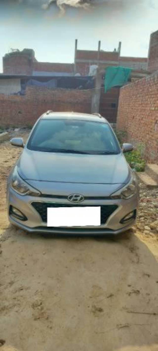 https://images10.gaadi.com/usedcar_image/4034222/original/processed_a10dbe5d-982c-4824-83a2-124a58bcda10.jpg?imwidth=6400