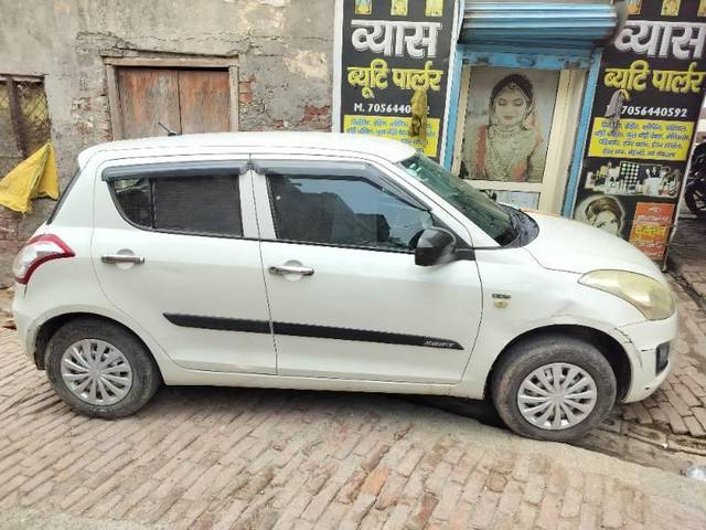 https://images10.gaadi.com/usedcar_image/4034238/original/processed_2212f077-85f1-4465-9a80-38cd9bd353d2.jpg?imwidth=6402