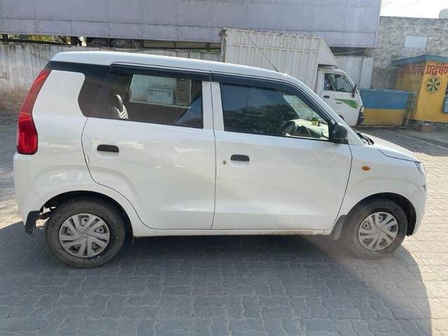 https://images10.gaadi.com/usedcar_image/4034502/original/processed_e5517195-93bb-43d0-a9f5-cc5be261aafc.jpeg?imwidth=6401