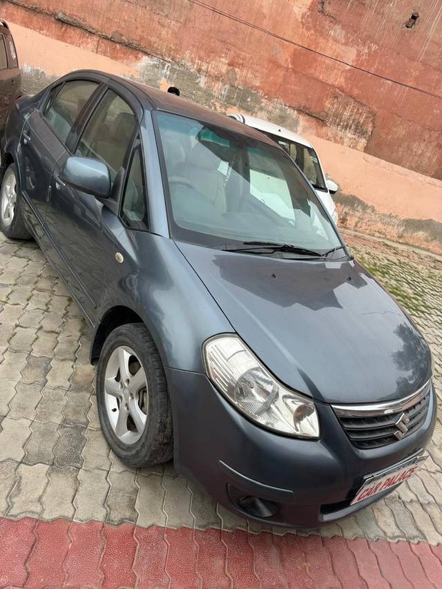 https://images10.gaadi.com/usedcar_image/4034669/original/processed_972a022bbe9871497ab28e4a26d377de.jpeg?imwidth=6400