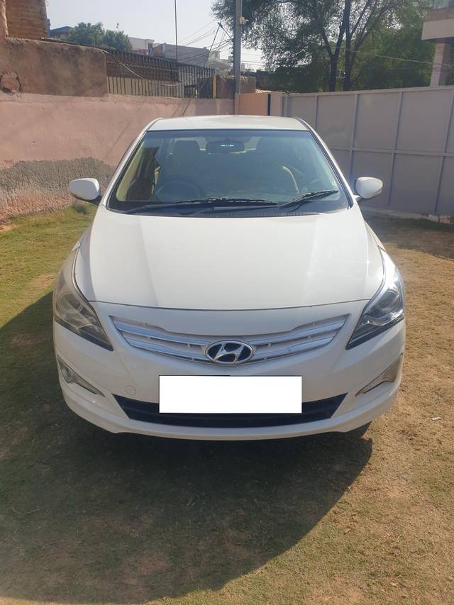 https://images10.gaadi.com/usedcar_image/4034846/original/processed_a88d8094417348839176f693a94dc118.jpeg?imwidth=6402