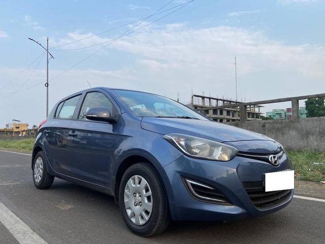 https://images10.gaadi.com/usedcar_image/4034847/original/processed_11bcba12dc37489915350f8f0c200e17.jpg?imwidth=6400