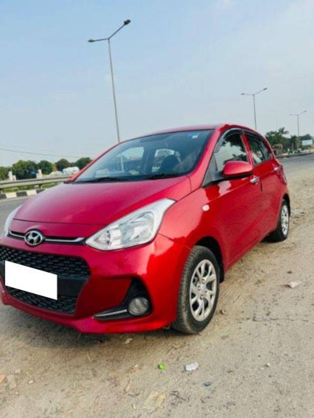 https://images10.gaadi.com/usedcar_image/4034877/original/processed_7c9a85ed-11b9-4059-8e59-949bcca33868.jpg?imwidth=6401