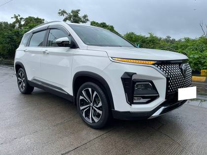 MG Hector Plus 1.5 Turbo Savvy Pro CVT 7 Str