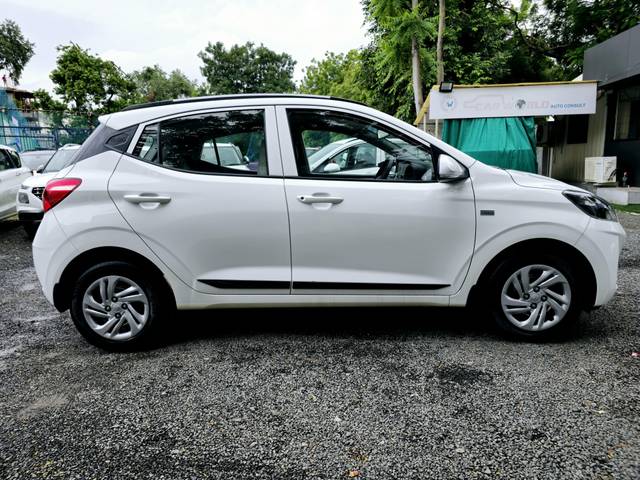 https://images10.gaadi.com/usedcar_image/4035318/original/processed_22a4998c5129f9cd1ba70b9d38824a00.jpg?imwidth=6401