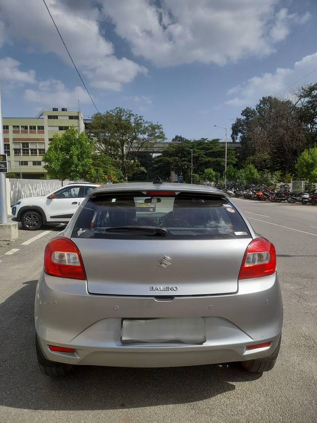 https://images10.gaadi.com/usedcar_image/4035324/original/processed_f2afa090915126ea68507b8090279565.jpg?imwidth=6402