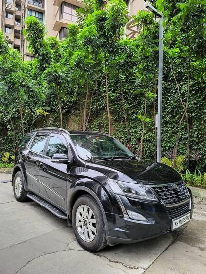 Mahindra XUV500 W9 AT