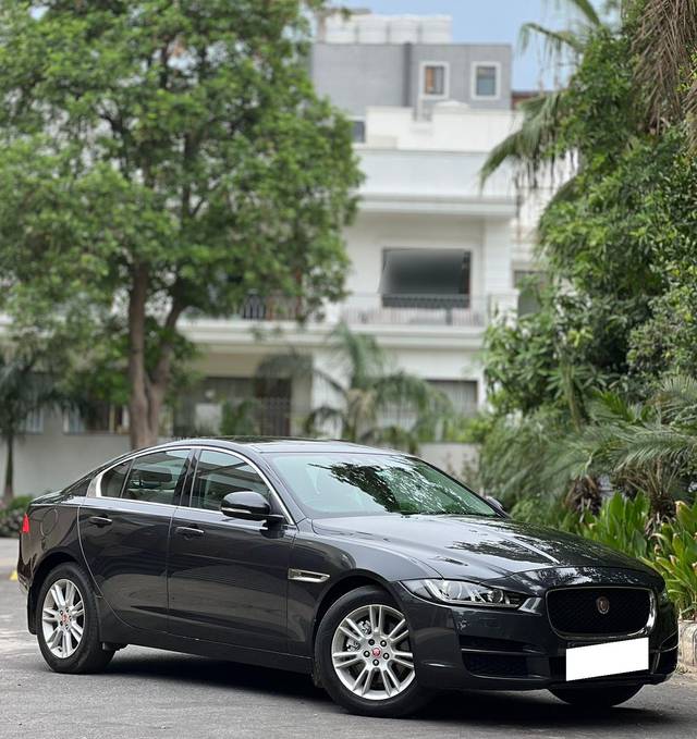 https://images10.gaadi.com/usedcar_image/4035344/original/processed_23c15b356762e5a7e9526ac92d0ab3d5.jpg?imwidth=6400