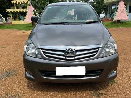 Toyota Innova 2.5 V Diesel 7-seater